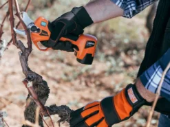 Bahco BCL20IB - Forbice Elettrica Da Potatura - 2x 14.4V 2.5Ah -Cura Del Giardino bahco bcl20ib forbice elettrica da potatura 2x 14 4v 2 5ah forbice elettrica a batteria da potatura bahco bcl20ib 28072 1 1617715152 IMG 606c5fd0905a6