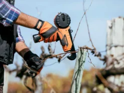 Legatrice Per Vigneto Elettrica A Batteria Bahco BCL40IB- 2 Batterie E Caricabatteria Inclusi -Cura Del Giardino legatrice per vigneto elettrica a batteria bahco bcl40ib 2 batterie e caricabatteria inclusi legatrice per vigneto elettrica a batteria bahco bcl40ib 28085 0 1617786454 IMG 606d76567d10b