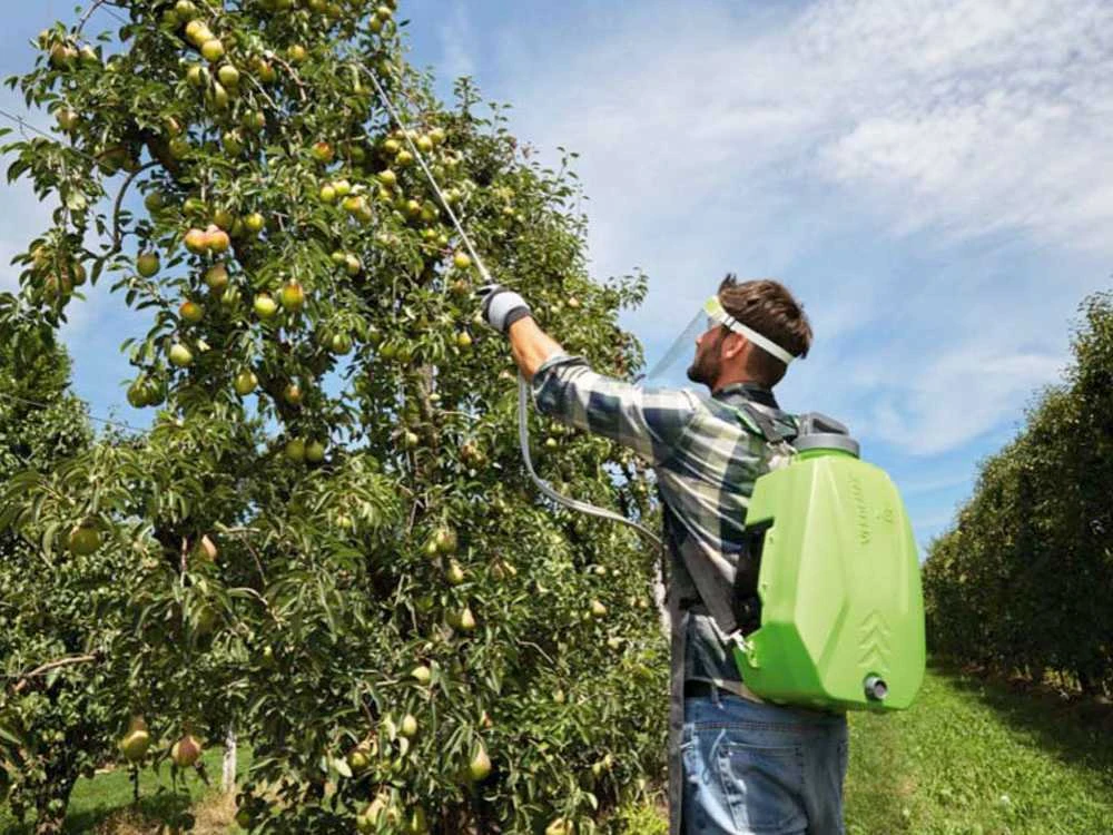 Pompa Irroratrice A Batteria A Spalla Verdemax FUTURA PRO 16L Batteria Al Litio 18V 2.5Ah 4 Pompa Irroratrice A Batteria A Spalla Verdemax FUTURA PRO 16L Batteria Al Litio 18V 2.5Ah - immagine 4