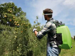 Pompa Irroratrice A Batteria A Spalla Verdemax FUTURA PRO 16L Batteria Al Litio 18V 2.5Ah 22 Pompa Irroratrice A Batteria A Spalla Verdemax FUTURA PRO 16L Batteria Al Litio 18V 2.5Ah -Cura Del Giardino pompa irroratrice a batteria a spalla verdemax futura pro 16l batteria al litio 18v 2 5ah pompa a zaino a batteria verdemax futura pro 16l 29749 1 1623234693 IMG 60c09885d0ad0