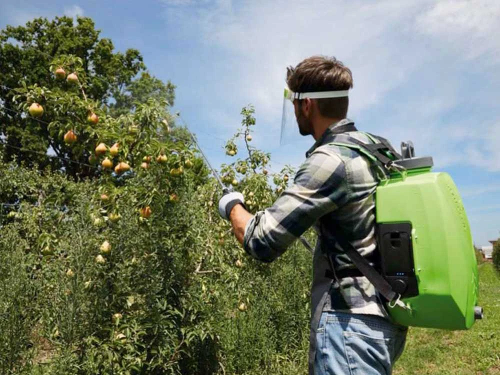 Pompa Irroratrice A Batteria A Spalla Verdemax FUTURA PRO 16L Batteria Al Litio 18V 2.5Ah 5 Pompa Irroratrice A Batteria A Spalla Verdemax FUTURA PRO 16L Batteria Al Litio 18V 2.5Ah - immagine 5