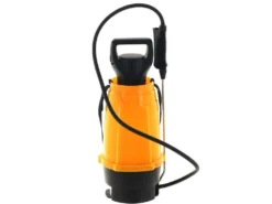 Pompa Irroratrice A Tracolla A Batteria Volpi V.BLACK PROTON 7lt - Serbatoio Da 7 Litri -Cura Del Giardino pompa irroratrice a tracolla a batteria volpi v black proton 7lt serbatoio da 7 litri pompa per irrorazione spalleggiata 26103 3 1623748390 IMG 60c86f269272a