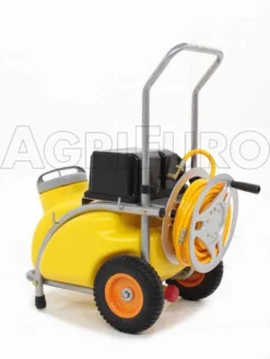 Pompa Irroratrice Carrellata Elettrica A Batteria GeoTech SP 320 E -Cura Del Giardino pompa irroratrice carrellata elettrica a batteria geotech sp 320 e elettro pompa irrorazione a carrello geotech da 30 litri 10712 0 1496846711 IMG 8353