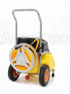 Pompa Irroratrice Carrellata Elettrica A Batteria GeoTech SP 320 E -Cura Del Giardino pompa irroratrice carrellata elettrica a batteria geotech sp 320 e elettro pompa irrorazione a carrello geotech da 30 litri 10712 0 1496846724 IMG 8356