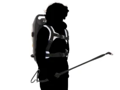 Pompa Irroratrice Spalleggiata A Batteria Comet KB14 - 12.6V E 3.4Ah -Cura Del Giardino pompa irroratrice spalleggiata a batteria comet kb14 12 6v e 3 4ah pompa irroratrice spalleggiata a batteria comet kb14 39087 3 1672146955 IMG 63aaf00b654a4