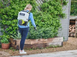 Pompa Irroratrice Zainata A Batteria RYOBI RY18BPSA-0 - 18V - 4Ah - Tanica Da 15L 9 Pompa Irroratrice Zainata A Batteria RYOBI RY18BPSA-0 - 18V - 4Ah - Tanica Da 15L -Cura Del Giardino pompa irroratrice zainata a batteria ryobi ry18bpsa 0 18v 4ah tanica da 15l pompa per irrorazione ryobi ry18bpsa 0 29721 1 1623146434 IMG 60bf3fc26a492