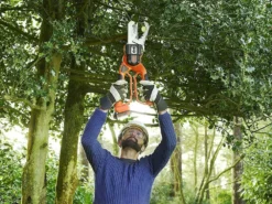 Black & Decker Potatore Manuale A Batteria Black&Decker Alligator GKC1000L - Batteria 18V 2Ah -Cura Del Giardino potatore manuale a batteria black decker alligator gkc1000l batteria 18v 2ah potatore black decker alligator gkc1000l 36024 9 1659347141 IMG 62e7a0c5d059b