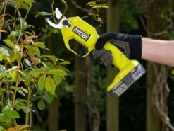 Ryobi RY18SCA-0 18V - Forbice Elettrica Da Potatura - 18V 4Ah -Cura Del Giardino ryobi ry18sca 0 18v forbice elettrica da potatura 18v 4ah forbice da potatura a batteria ryobi ry18sca 0 18v 32713 6 1643212112 IMG 61f16d5015282