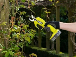 Ryobi RY18SCA-0 18V - Forbice Elettrica Da Potatura - 18V 4Ah -Cura Del Giardino ryobi ry18sca 0 18v forbice elettrica da potatura 18v 4ah forbice da potatura a batteria ryobi ry18sca 0 18v 32713 6 1643212112 IMG 61f16d5042102