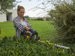 Stiga HT 700e - Tagliasiepi A Batteria - Senza Batteria E Caricabatteria -Cura Del Giardino stiga ht 700e tagliasiepi a batteria senza batteria e caricabatteria tagliasiepi a batteria stiga ht 700e 42963 5 1686658389 IMG 64885d55e4073