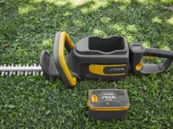 Stiga HT 700e - Tagliasiepi A Batteria - Senza Batteria E Caricabatteria -Cura Del Giardino stiga ht 700e tagliasiepi a batteria senza batteria e caricabatteria tagliasiepi a batteria stiga ht 700e 42963 5 1686658389 IMG 64885d55f0351