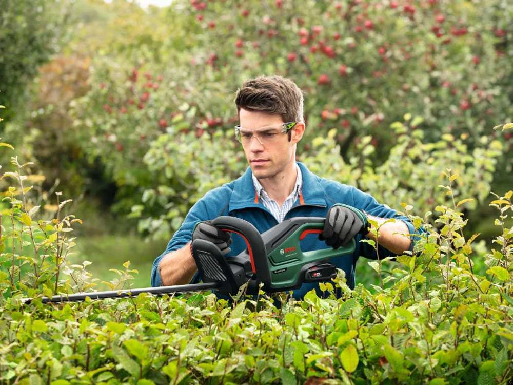 Tagliasiepi A Batteria Al Litio BOSCH UniversalHedgeCut 18 V - Lama 50 Cm - SENZA BATTERIA E CARICABATTERIA - immagine 8