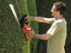 Tagliasiepi A Batteria Black & Decker GTC1845L20-QW 18V - Batteria 2 Ah - Lame 45 Cm -Cura Del Giardino tagliasiepi a batteria black decker gtc1845l20 qw 18v batteria 2 ah lame 45 cm tagliasiepi a batteria black decker gtc1845l20 qw con lama da 45 cm 17370 5 1565010856 51mnPPZWDtL