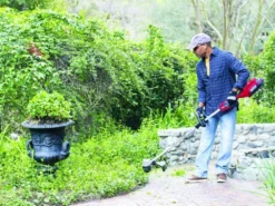 TORO TO-51835T - Decespugliatore A Batteria - 60V - 6Ah -Cura Del Giardino toro to 51835t decespugliatore a batteria 60v 6ah decespugliatore a batteria toro to 51835t 31909 1 1637746395 IMG 619e06db91956